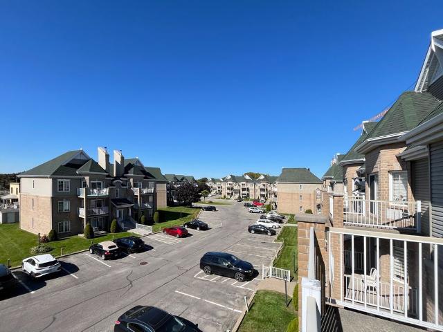 3479 Boul. du Souvenir Laval Chomedey, QC H7V