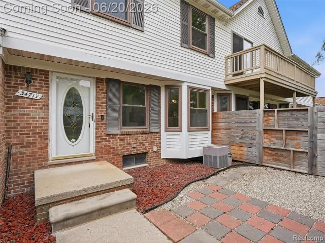 34717 E Wilma Court