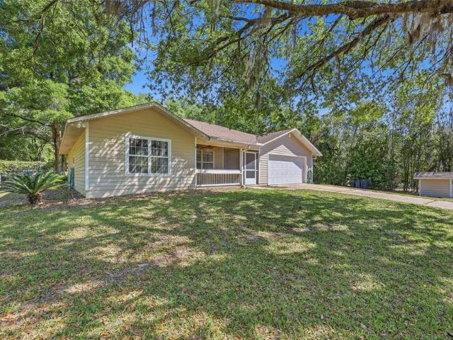 347 Ashley St, Hawthorne, FL 32640 | MLS #GC538946