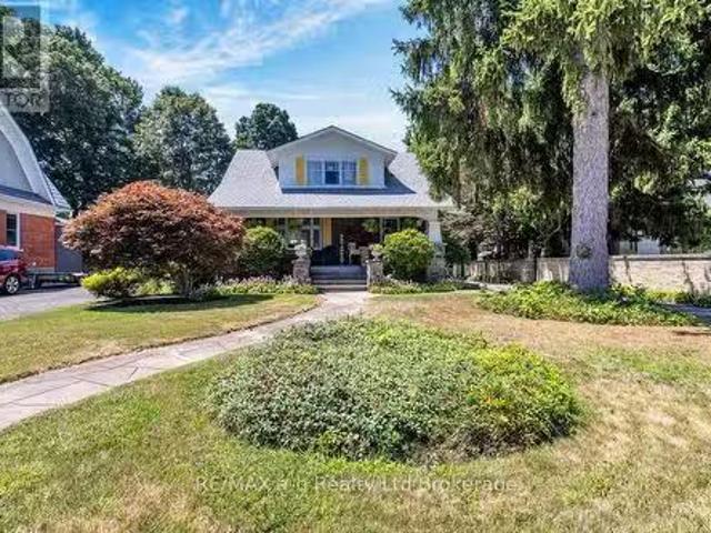 347 Broadway Street, Tillsonburg, ON, N4G 3S4 house for sale.
