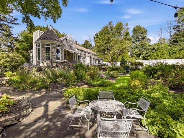 347 Drakestown Rd