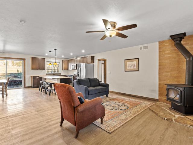 3488 Ward Rd