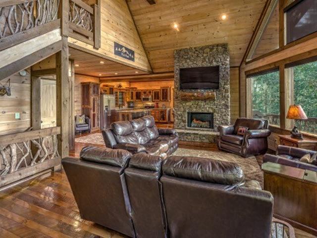 348 Lookout Trail