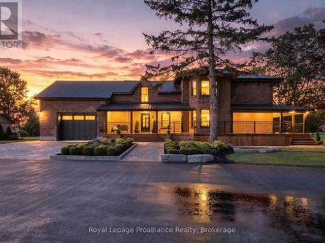 348 Massassauga Road, Prince Edward County Ameliasburg Ward, ON, K8N 4Z7 Luxury House for sale | Listing ID X13798 | Royal LePage Carriage Trade Luxury Properties