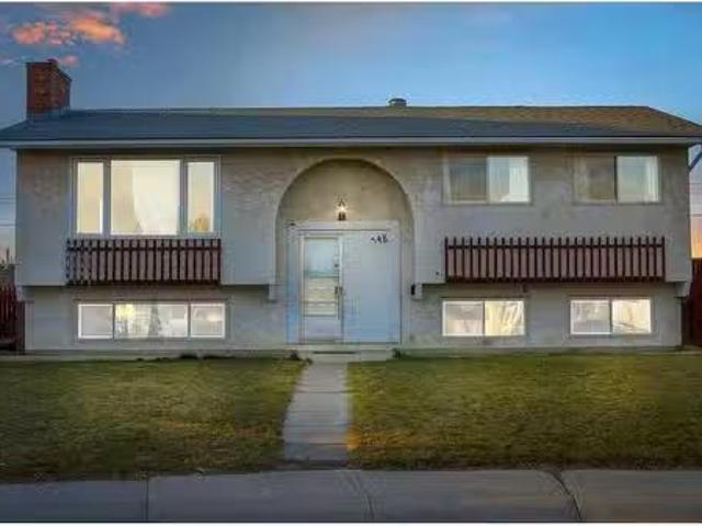 348 Penworth Way Se, Calgary, AB, T2A 4G2 house for sale Li.