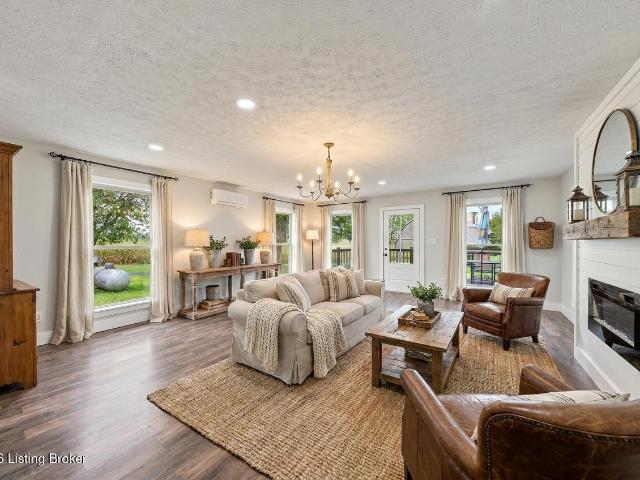 3496 Lilly Pike