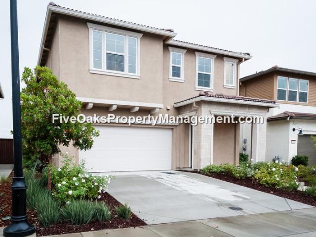 3492 Gallatin Dr, 3 beds, 2 full and 1 half baths