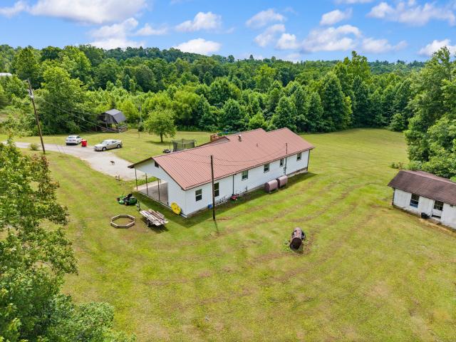 3492 Hawk Creek Road