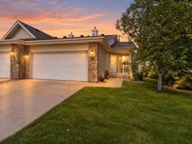 #34 2031 Brennan Cr Nw, Edmonton, AB, T5T 0W3 duplex for sal.