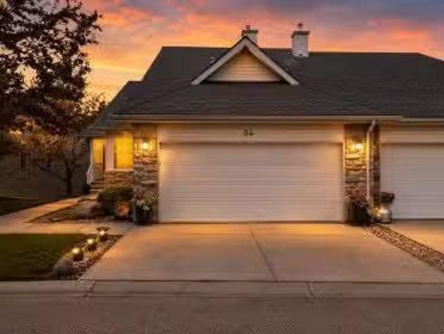 34 330 Galbraith Close, Edmonton, AB, T5T 6L9 duplex for sal.
