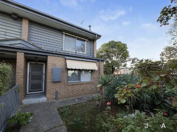 34 Vipont Street, Footscray | Jas Stephens