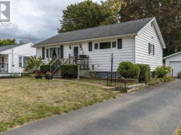 34 Wade Street, Kentville, NS, B4N 1B6 house for sale | Listing ID 202615 | Royal LePage