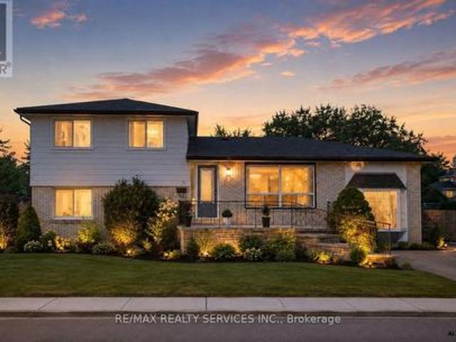 34 Watson Crescent, Brampton, ON, L6W 1E7 house for sale | Listing ID W13631 | Royal LePage