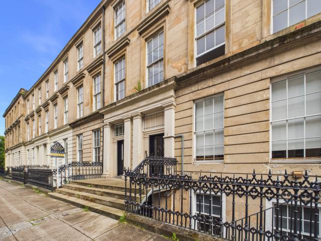 34 West Princes Street – Spacious Three Bedroom Top Floor Tenement Flat To Let on West Princes Street, Glasgow
