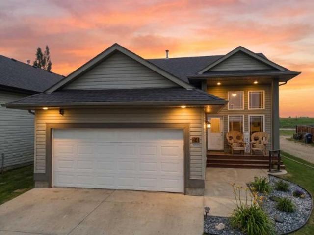 34 Wilkinson Circle, Sylvan Lake, AB, T4S 2N8 house for sale | Listing ID A2332 | Royal LePage