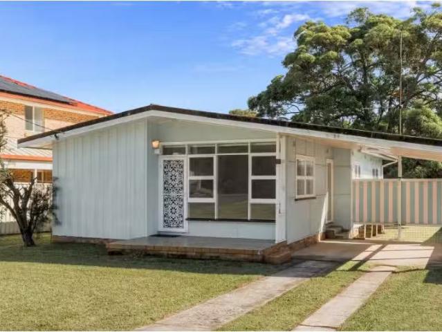 34 William Avenue, Warilla House for rent Listed by Donna Lea.