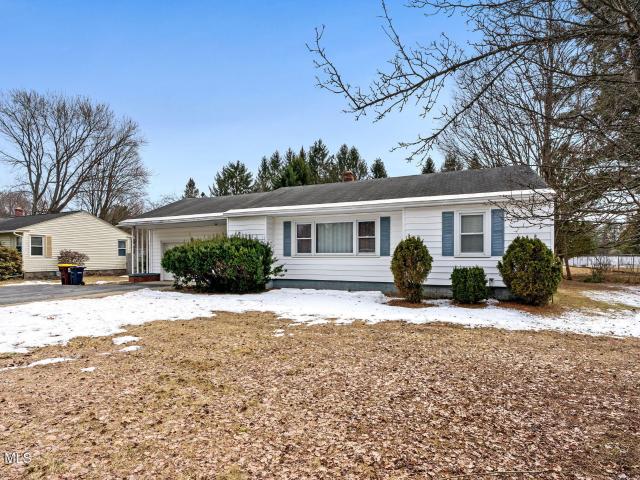 34 Woodlawn Avenue
