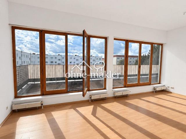 3/4 Zimmer ca. 28 m² Terrasse über die ganze Breite, wenige Minuten zum Bahnhof