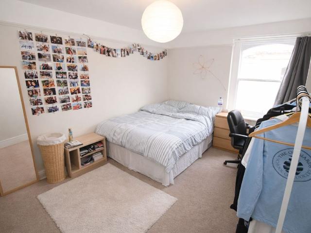 34 Alma Vale Road, Bristol BS8, 3 bed flat to rent, £3,000 pcm | PrimeLocation