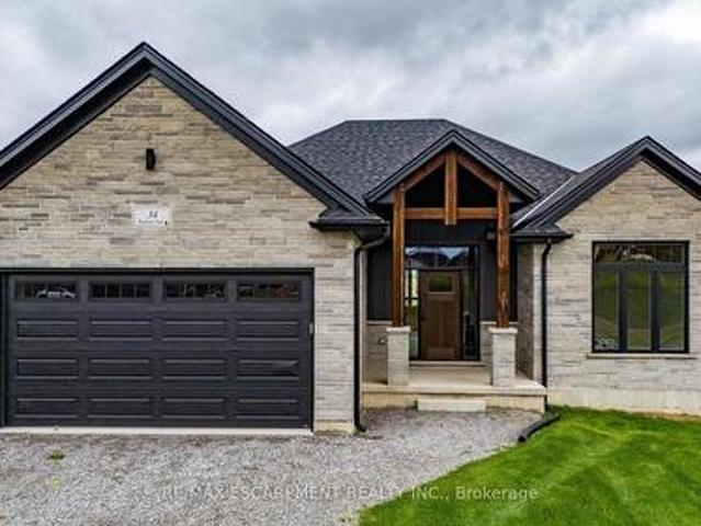 34 Andrew Avenue, Norfolk, ON, N3Y 4Y8 house for sale | Listing ID X13534 | Royal LePage