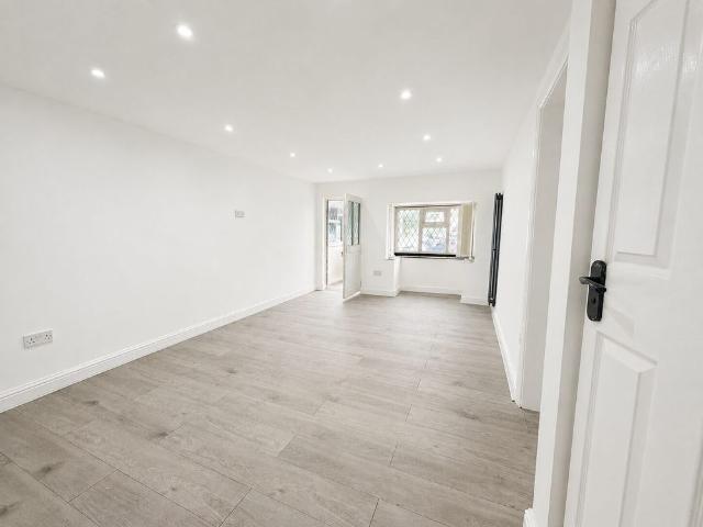 3/4 Bed House, Birmingham Road, Lickey End, Bromsgrove, B61 0EZ
