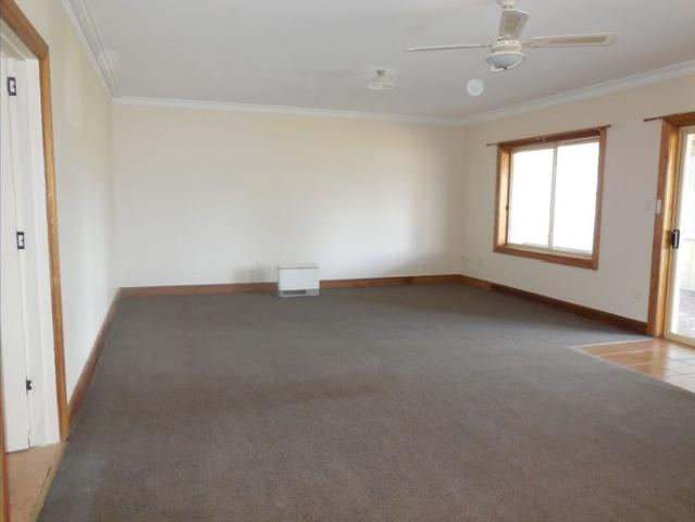 3/4 BEDROOM HOME, GREAT LOCATION
