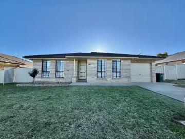34 Blaxland Street, Parkes, NSW 2870