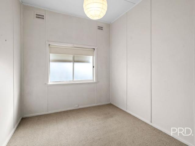 34 Blamey St, Turvey Park NSW 2650
