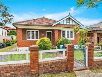 34 Carrington Street, Bexley House for rent Listed by Marilyn.