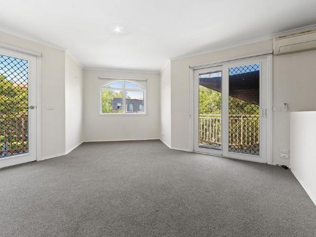 34 Coopers Lane, Kensington VIC 3031