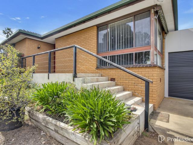 34 Cobb StreetTolland NSW 2650, Australia