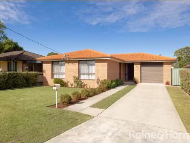 34 Clemenceau Crescent, TANILBA BAY House for rent Listed by.