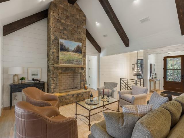 34 Crescent Trail