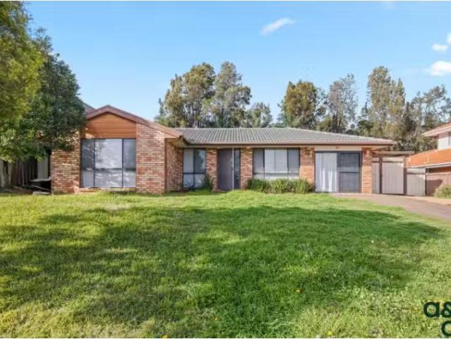 34 Doncaster Avenue, CASULA House for rent Listed by Ceylan D.