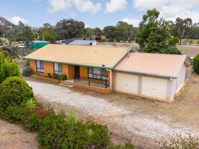 2000m corner block 3 bed 1 bath need renovation after Tenet vacated. PRICED TO SELL