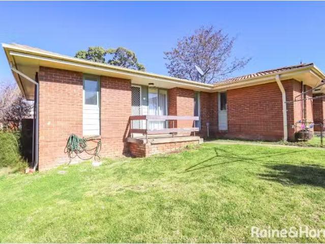 34 Ennis Way, MITCHELL House for rent Listed by Rental Inquir.