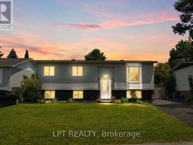 34 Fringewood Drive, Ottawa, ON, K2S 1V1 house for sale | Listing ID X13840 | Royal LePage