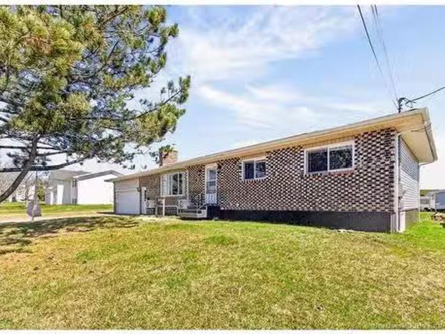 34 Gorveatte St, Dieppe, NB, E1A 2E4 house for sale Listing.