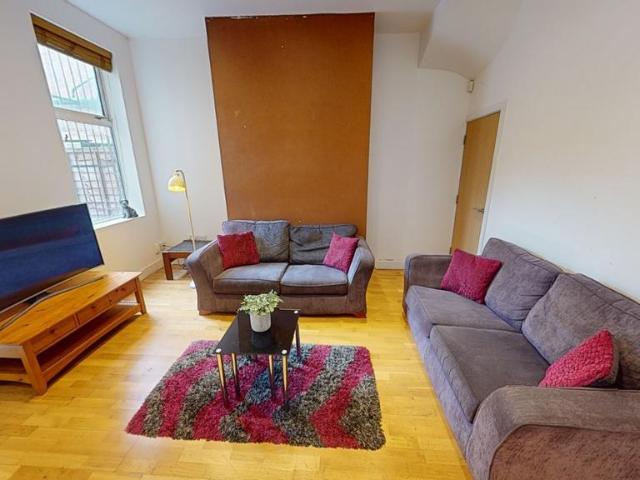 34 Gregory Boulevard 5 bed semi detached house to rent £3,033 pcm £700 pw