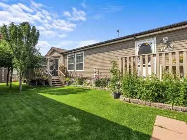 34 Gunderson Drive, Whitecourt, AB, T7S 0C5 house for sale.