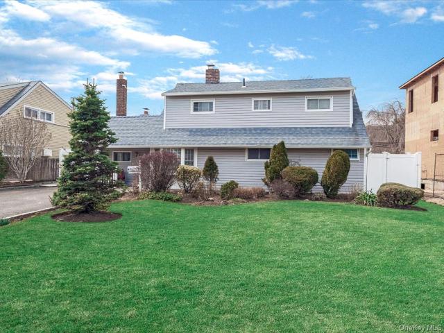 34 Hedge Ln, Westbury, NY 11590 | MLS #1022