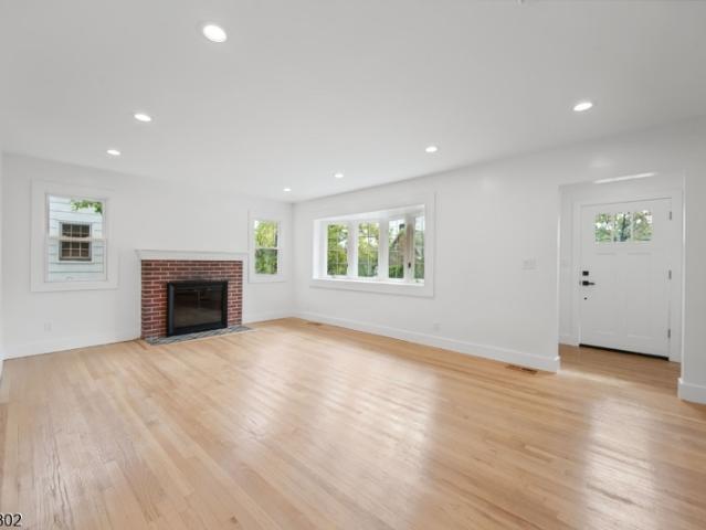 34 Howard St