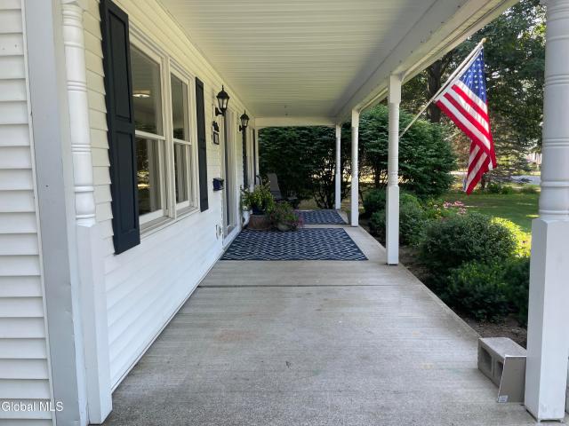 34 Iris Avenue