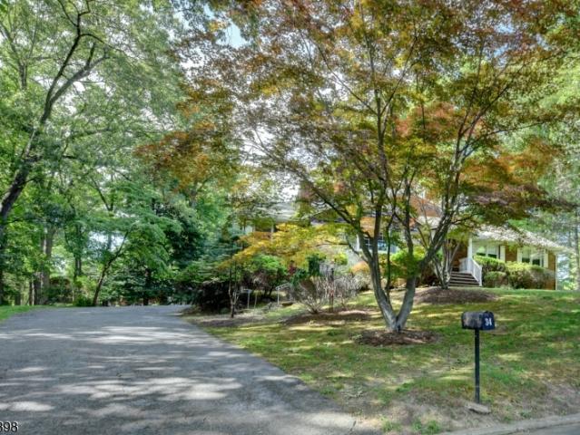 34 Knoll Rd