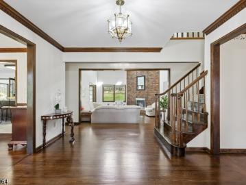 34 Knollcroft Rd