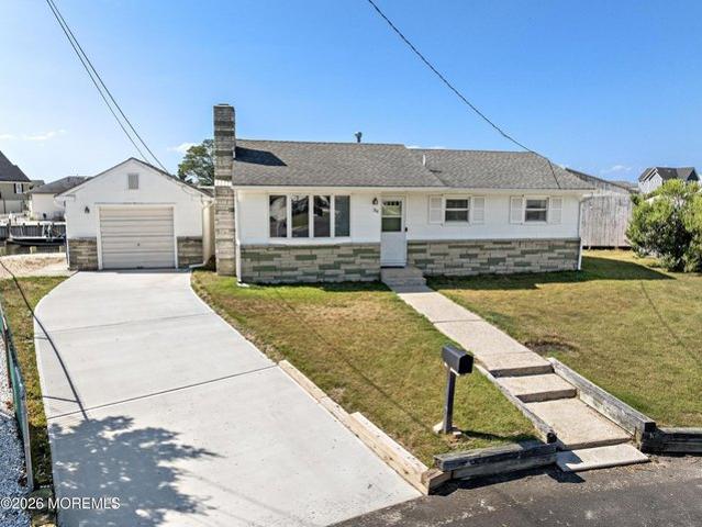 34 Lake Singleton Ct, Little Egg Harbor, NJ 08087