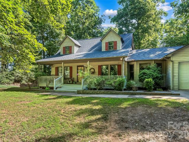 34 Lakeside Drive