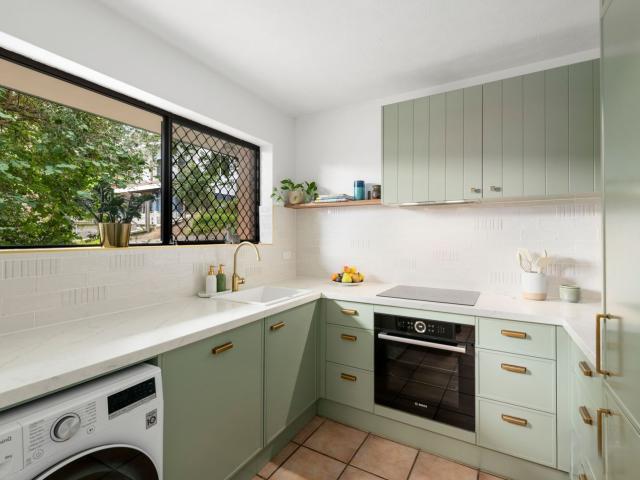 3/4 Lemnos Street, RED HILL, QLD 4059