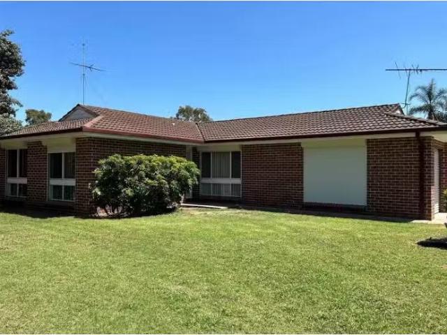 34 Mc Ewan Circuit, Mount Annan House for rent Listed by Alan.