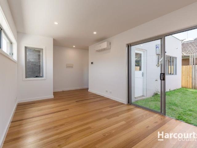 3/4 Mclean Street, BRUNSWICK WEST, VIC 3055